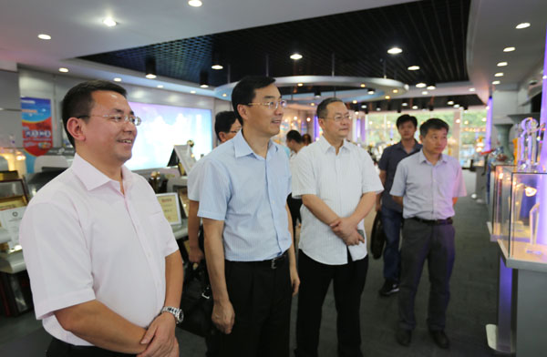 吴市长一行参观云顶国际荣誉厅